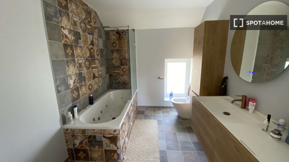 Double room Brussels, 3 beds, 200m² — photo 16