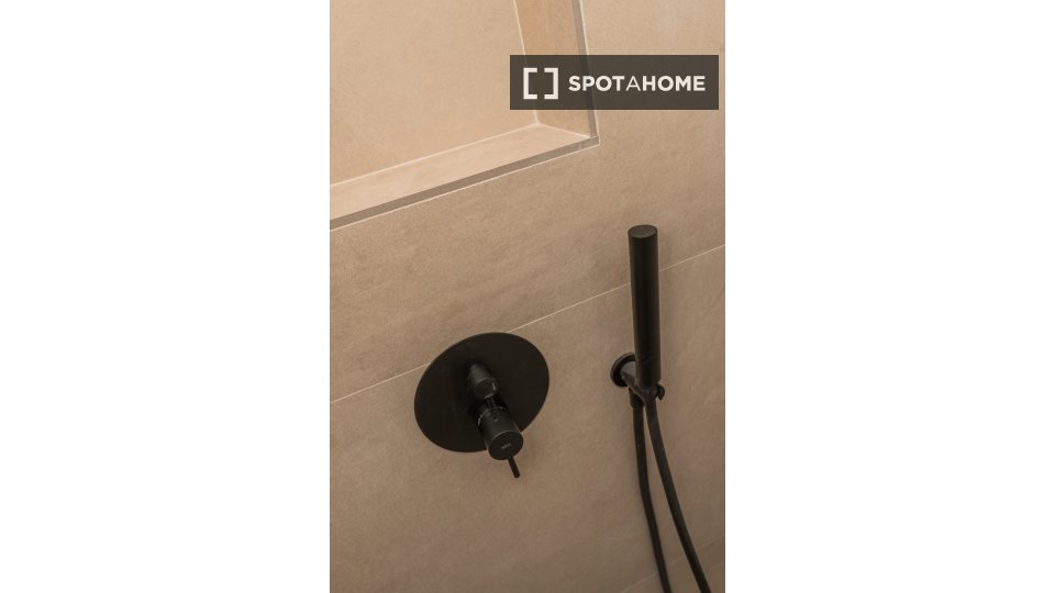 Double room Madrid, 6 beds — photo 14