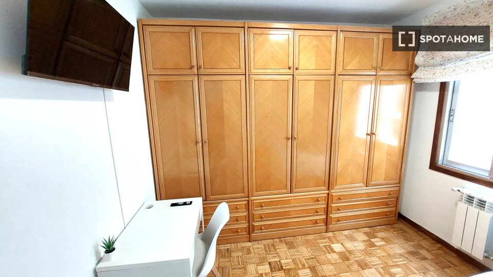 Double room Madrid, 4 beds, 100m² — photo 2