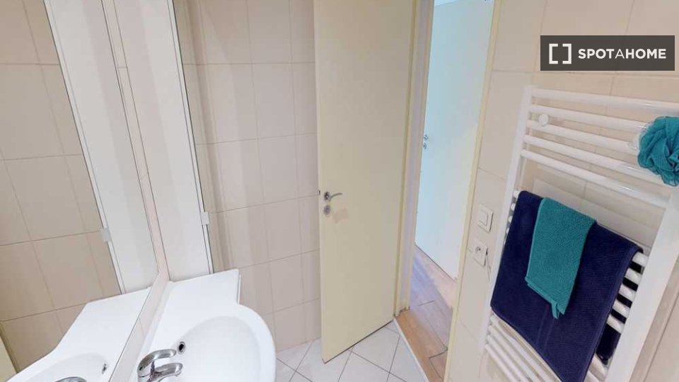 Double room Paris, 3 beds, 70m² — photo 7