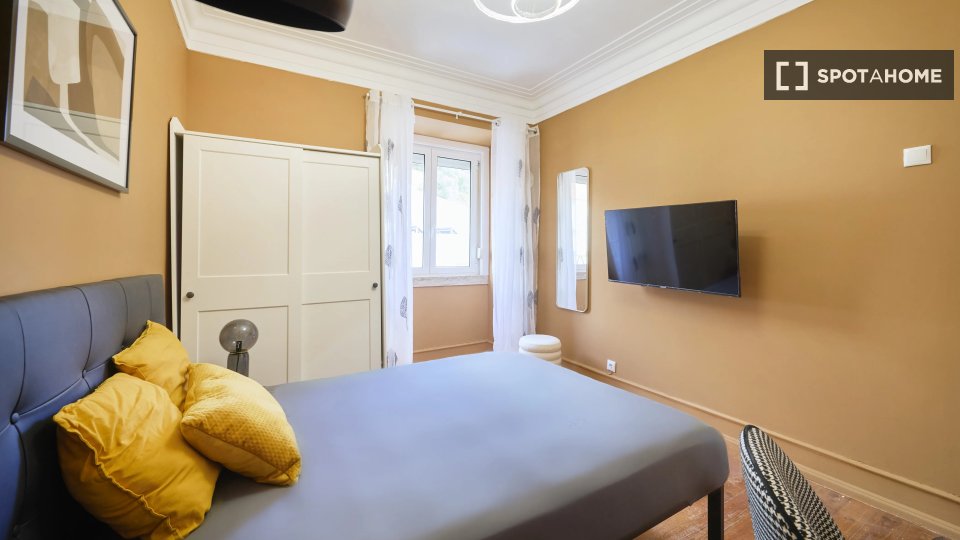 Double room Lisbon, 4 beds — photo 12