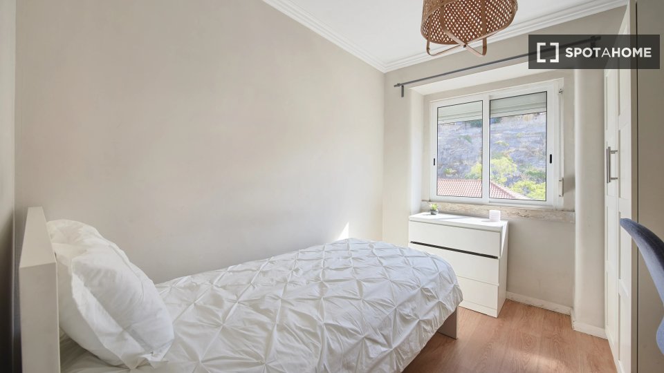 Double room Lisbon, 4 beds — photo 11