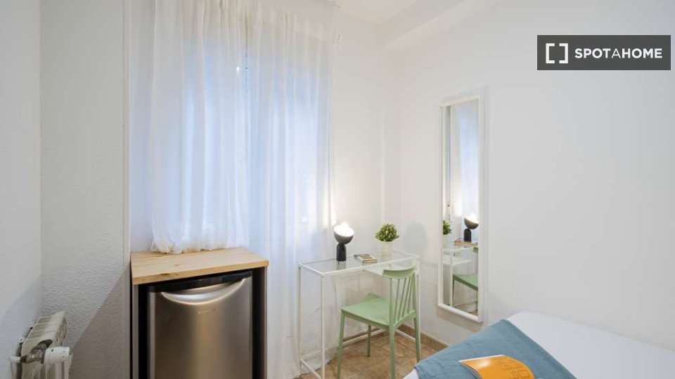 Double room Madrid, 25 beds — photo 16
