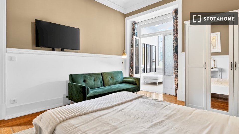 Double room Lisbon, 5 beds — photo 2