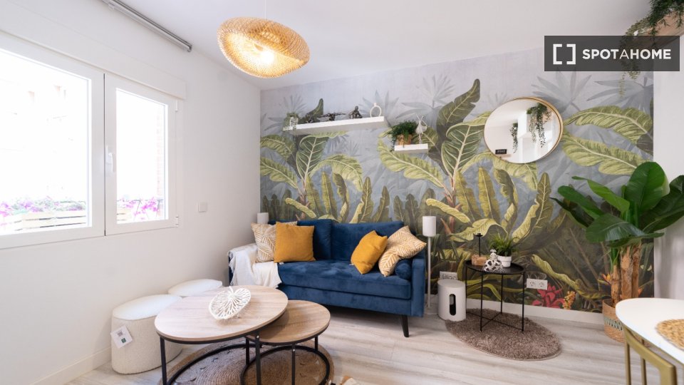 Double room Madrid, 3 beds, 80m² — photo 7