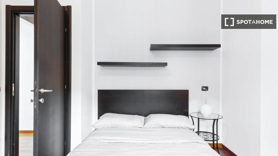 Double room Milan, 3 beds, 119m² — photo 2