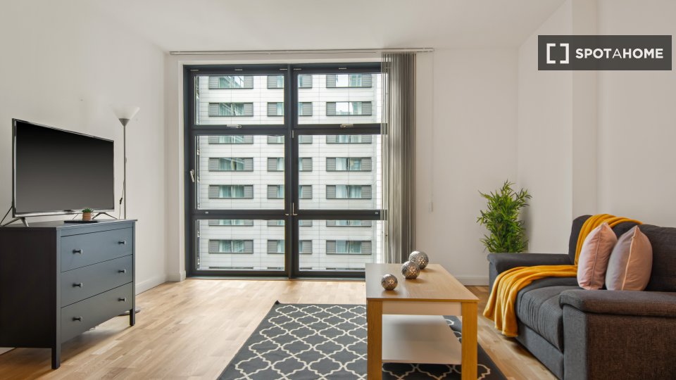 Apartment London, 1 bed, 55m² — photo 1