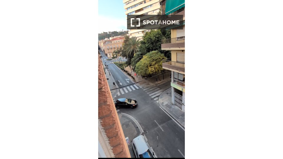 Double room Alicante, 3 beds, 67m² — photo 11