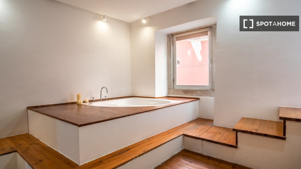 Apartment Lisbon, 2 beds, 84m² — photo 7