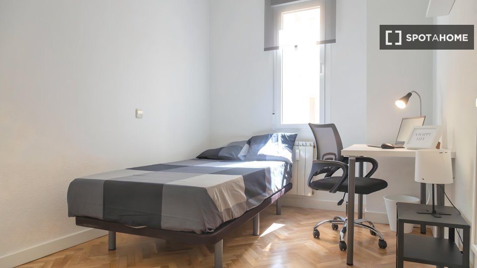 Double room Madrid, 7 beds — photo 10