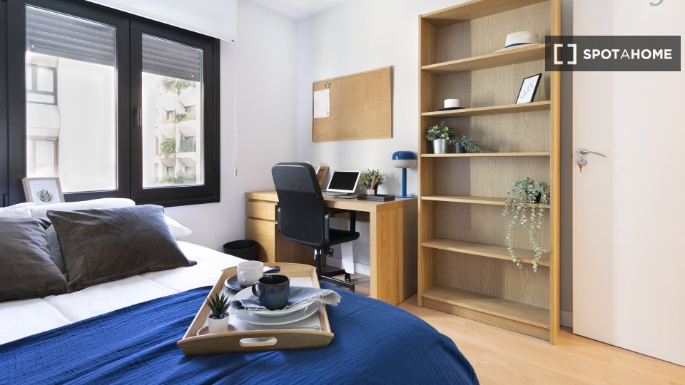 Double room Madrid, 6 beds, 150m² — photo 19