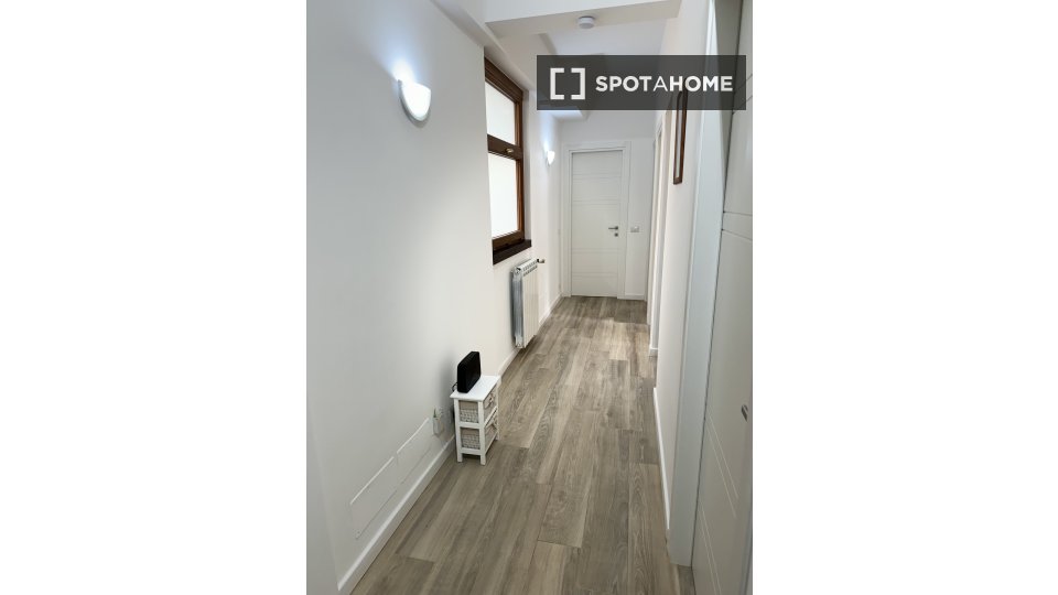 Double room Rome, 3 beds, 90m² — photo 17