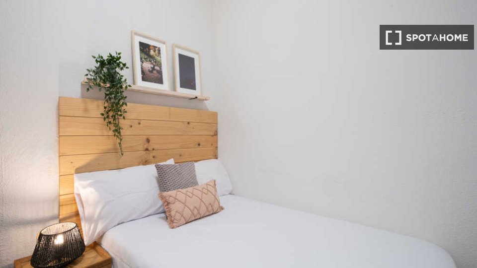 Double room Madrid, 6 beds — photo 27