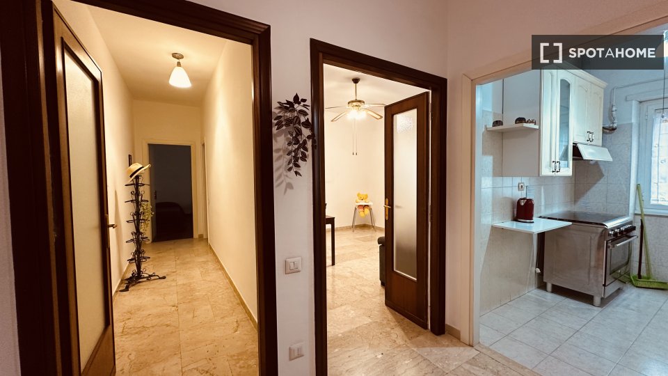 Apartment Rome, 2 beds — photo 12