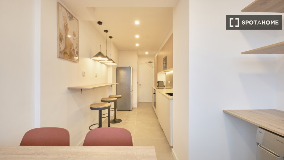 Double room Lisbon, 9 beds — photo 18