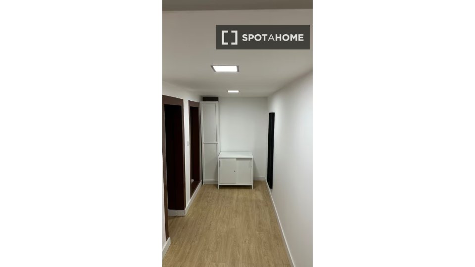 Apartment mono Lisbon, 55m² — photo 12