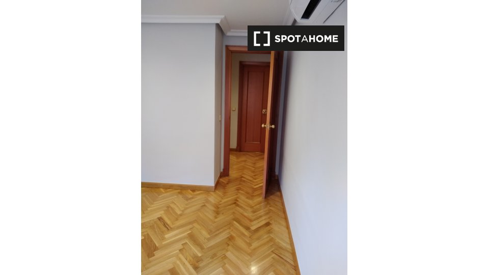 Apartment Madrid, 3 beds, 140m² — photo 18