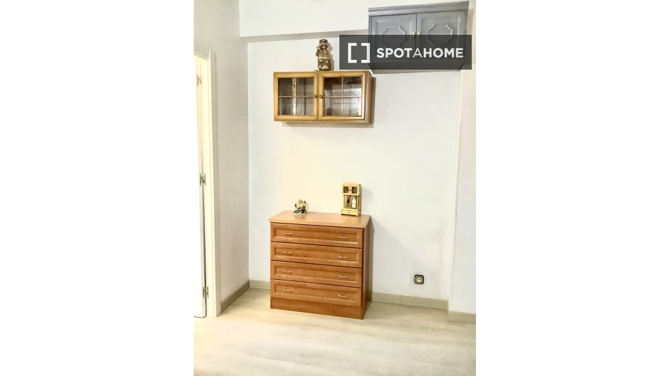 Double room Madrid, 4 beds, 100m² — photo 2