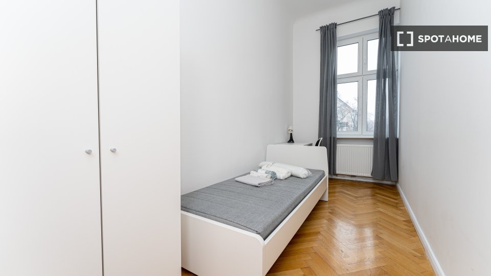 Double room Berlin, 6 beds, 108m² — photo 9
