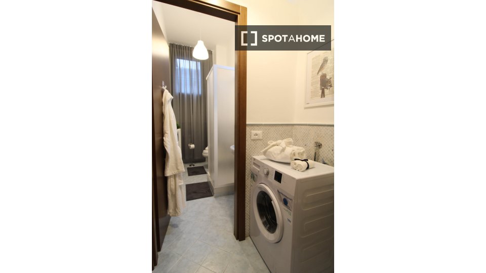 Double room Brescia, 3 beds — photo 19