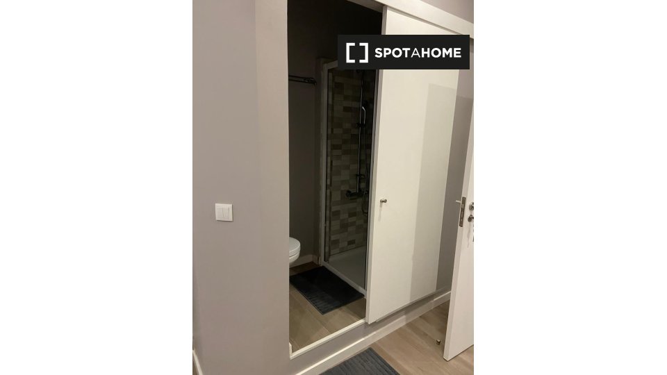 Double room Lisbon, 7 beds — photo 12