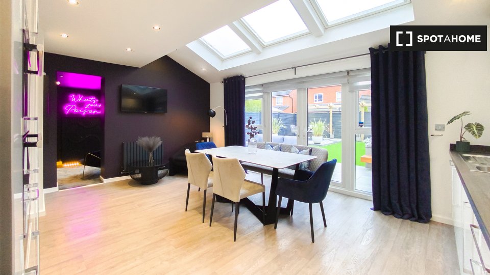 Apartment Manchester, 4 beds — photo 5