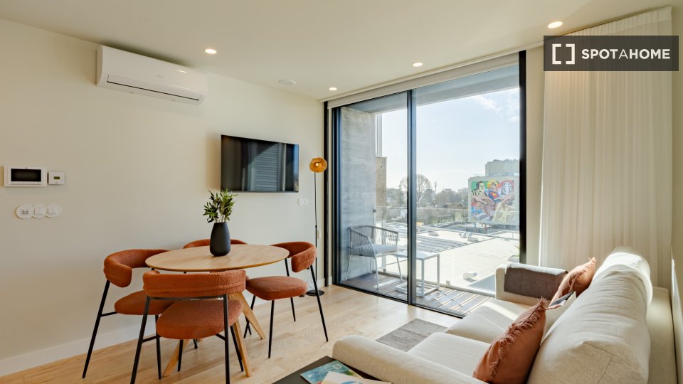 Apartment Porto, 1 bed, 51m² — photo 3