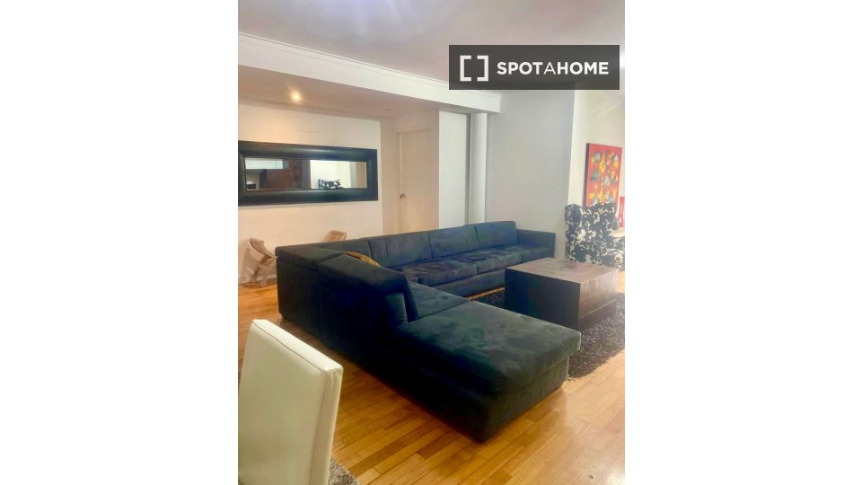 Double room Lisbon, 2 beds, 16m² — photo 7