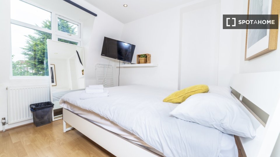 Double room London, 4 beds — photo 12