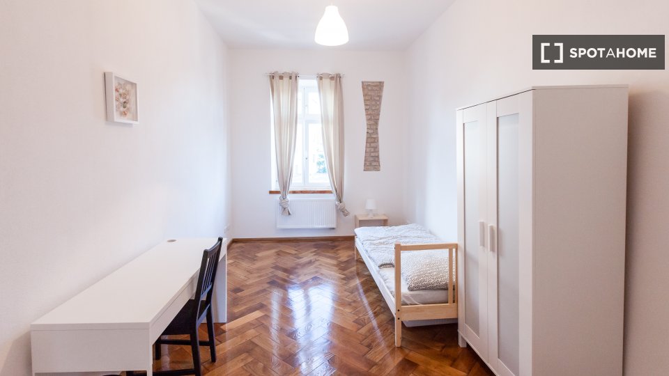 Double room Munich, 3 beds, 81m² — photo 4