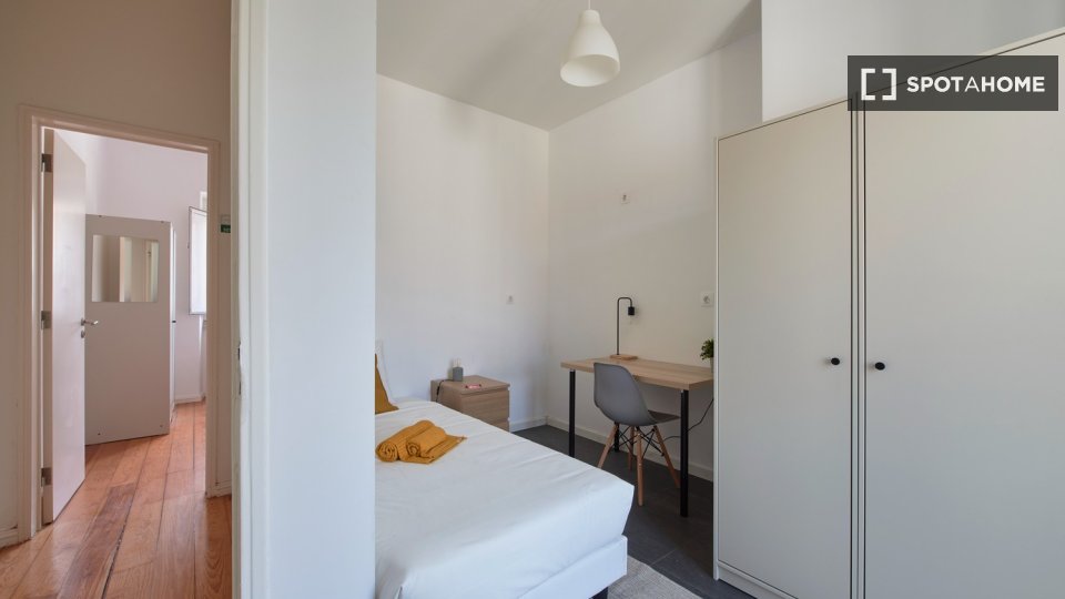 Double room Lisbon, 7 beds — photo 17