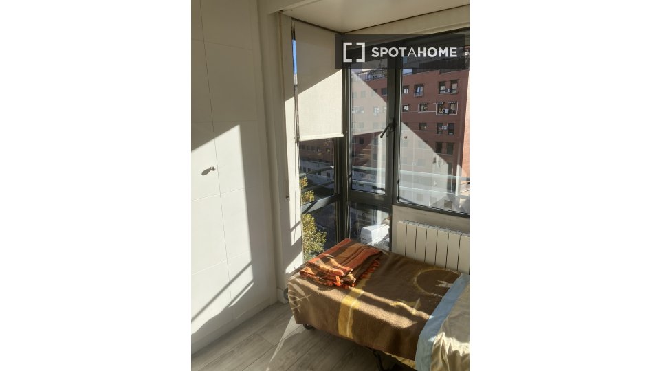 Double room Madrid, 2 beds, 89m² — photo 6