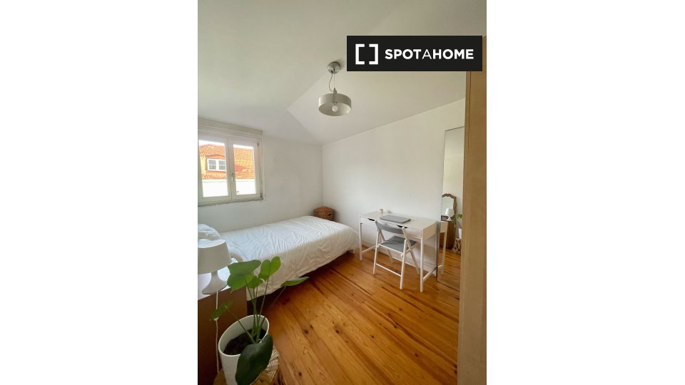 Apartment Lisbon, 2 beds, 75m² — photo 8