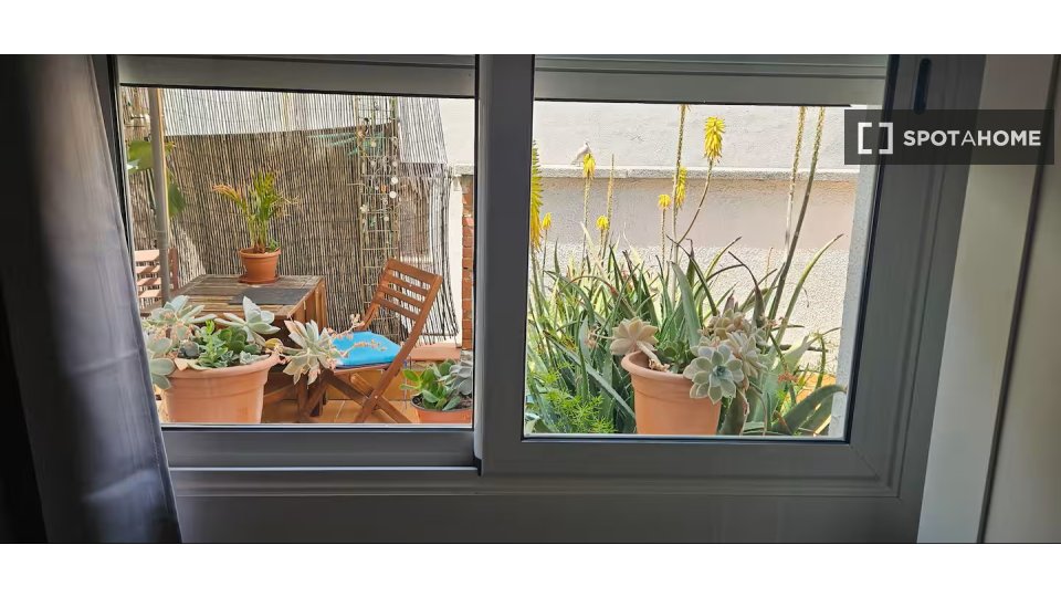 Double room Barcelona, 3 beds, 90m² — photo 11