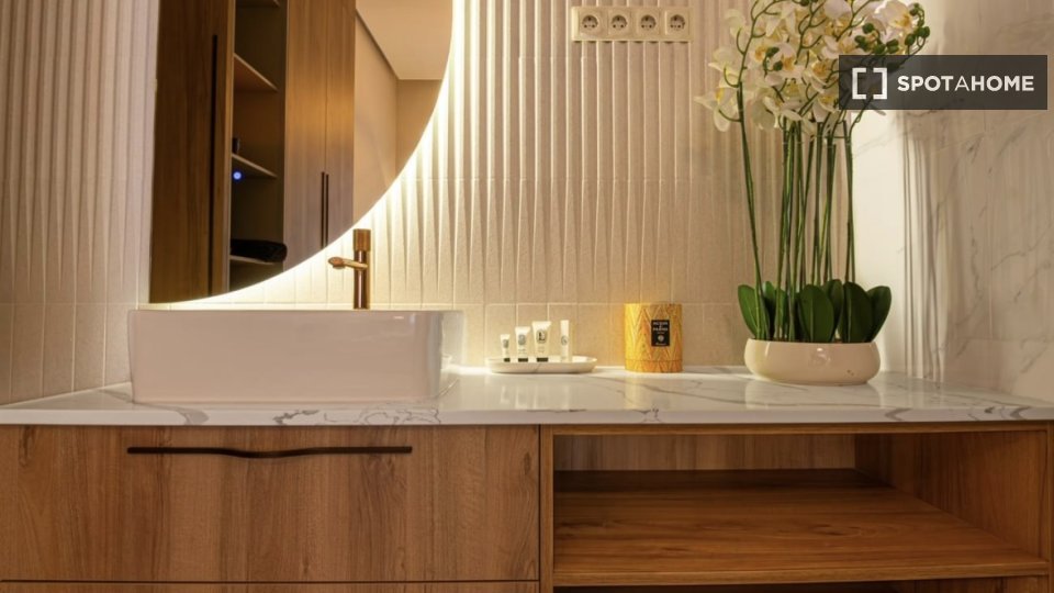 Apartment Budapest, 2 beds, 90m² — photo 11