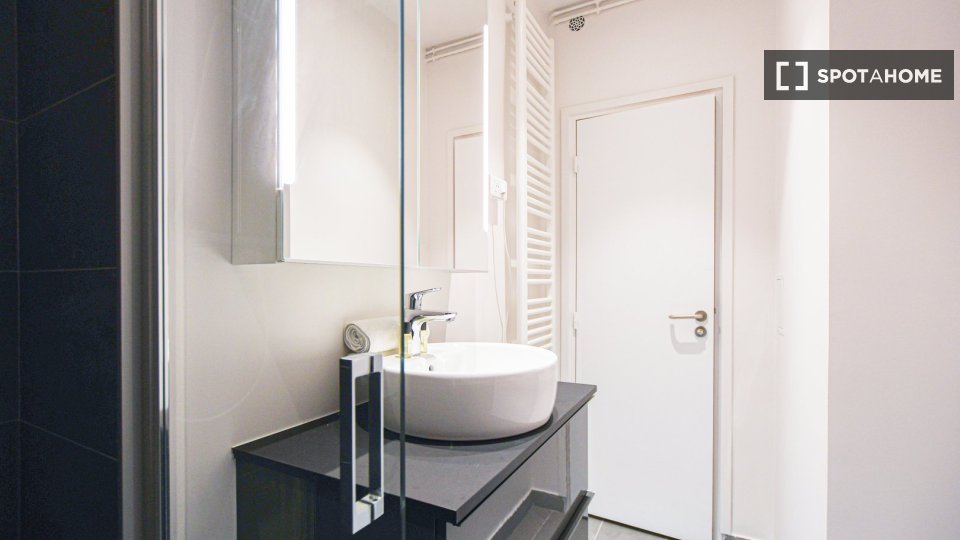 Apartment Paris, 2 beds — photo 18
