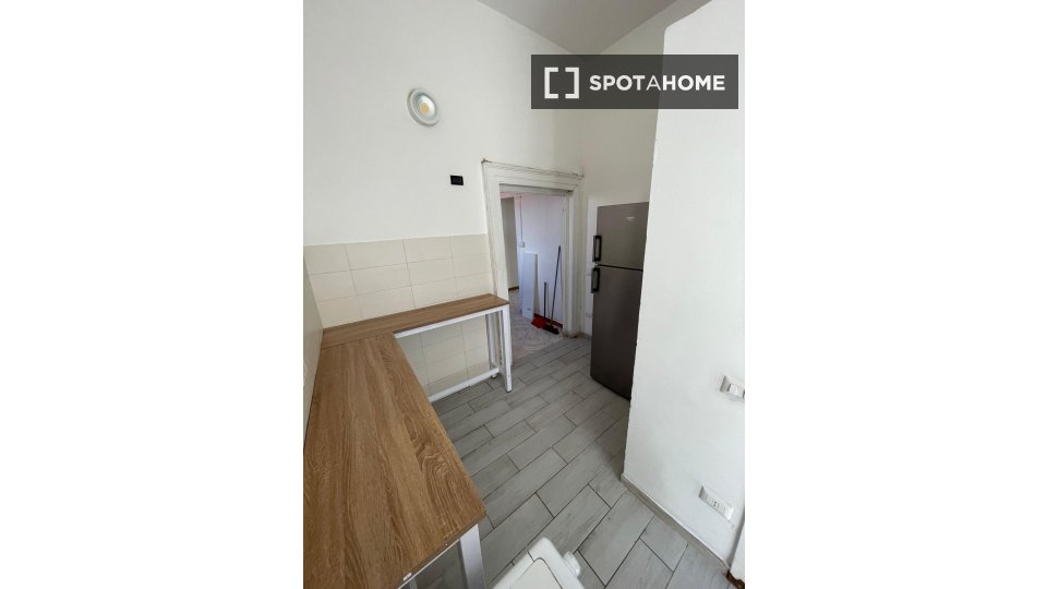 Double room Naples, 8 beds — photo 2