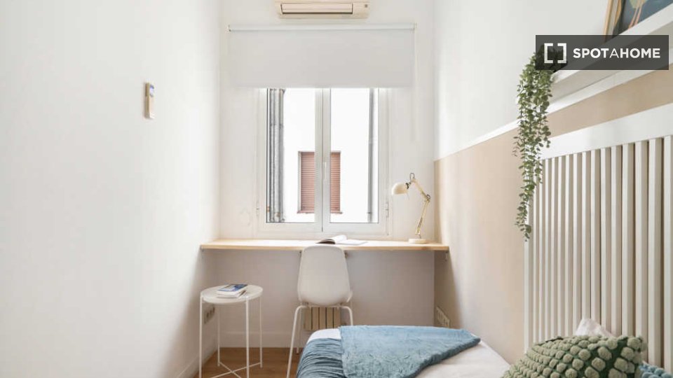 Double room Madrid, 8 beds — photo 43