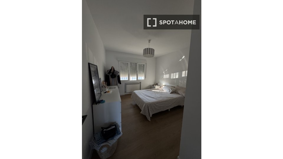 Se alquila habitación en Aluche, Madrid