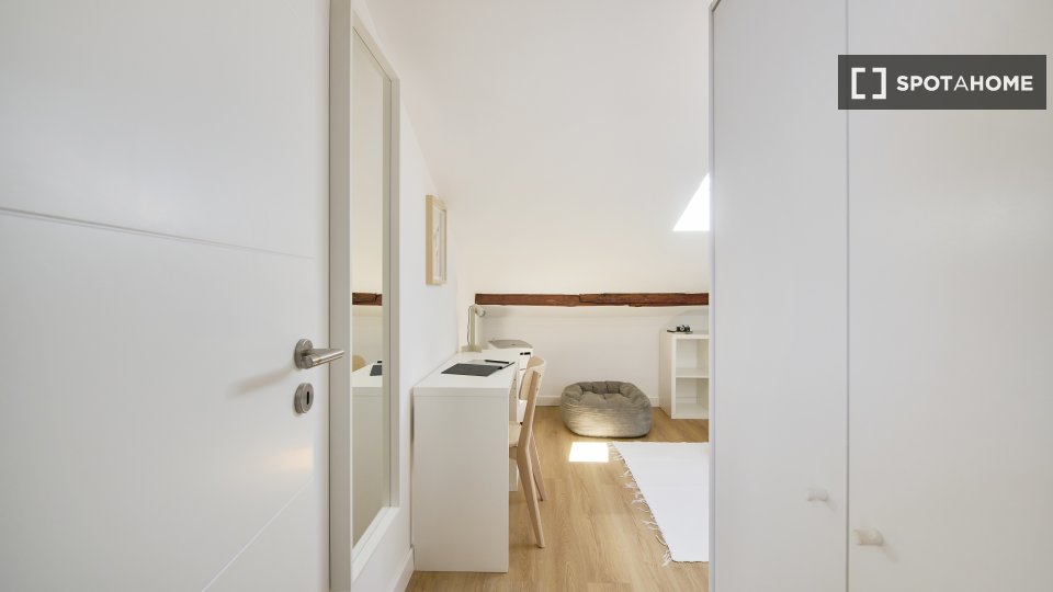 Double room Lisbon, 9 beds — photo 7