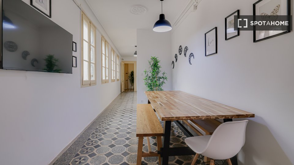 Double room Barcelona, 17 beds, 400m² — photo 19