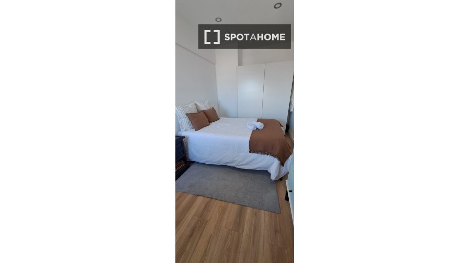 Double room Lisbon, 5 beds — photo 26