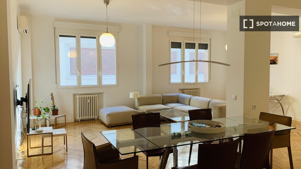 Apartment Madrid, 2 beds, 120m² — photo 16