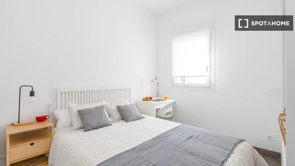 Double room Madrid, 5 beds — photo 8