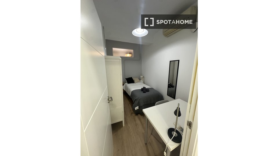 Double room Madrid, 6 beds — photo 1