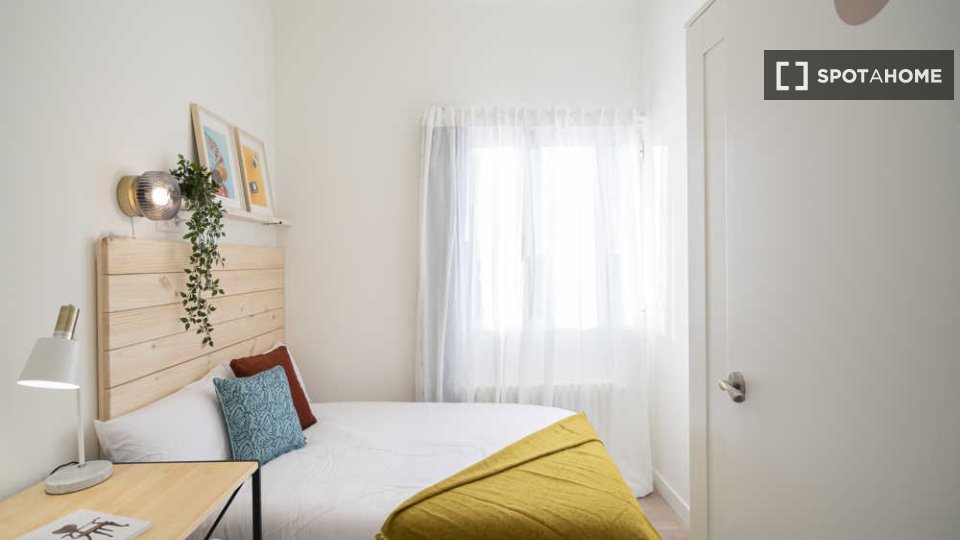 Double room Madrid, 17 beds — photo 32