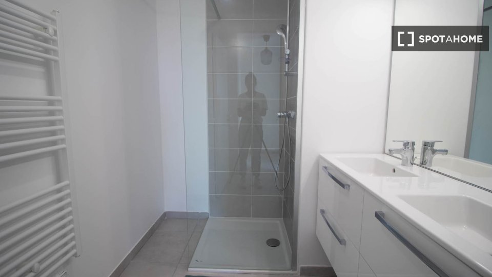 Double room Lyon, 5 beds — photo 14
