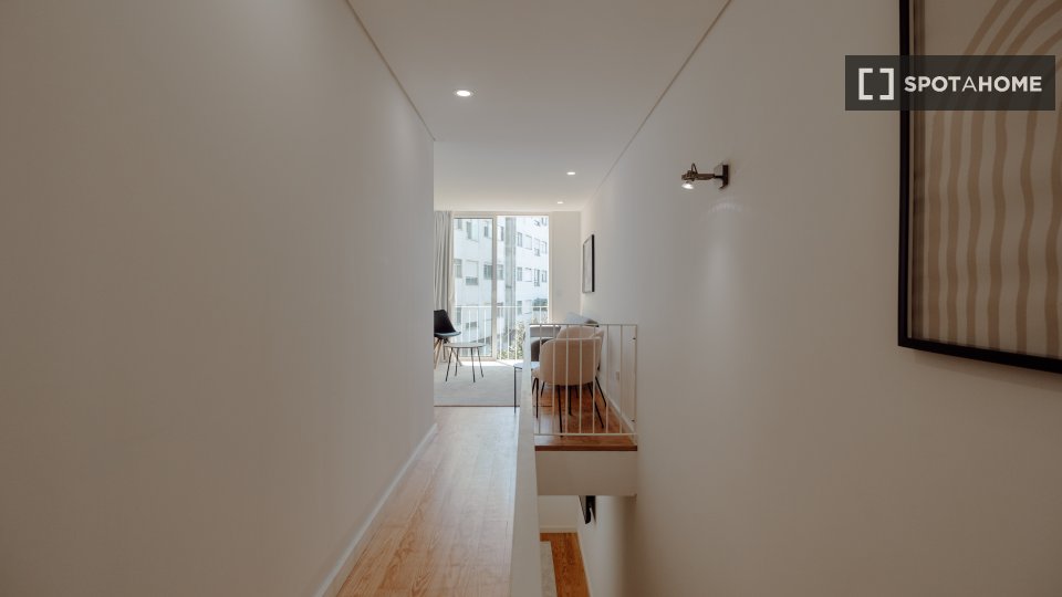 Apartment Porto, 1 bed, 100m² — photo 1