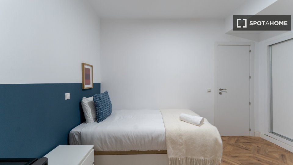 Double room Madrid, 7 beds — photo 9