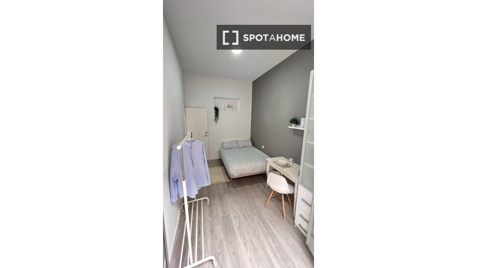 Double room Madrid, 6 beds — photo 12